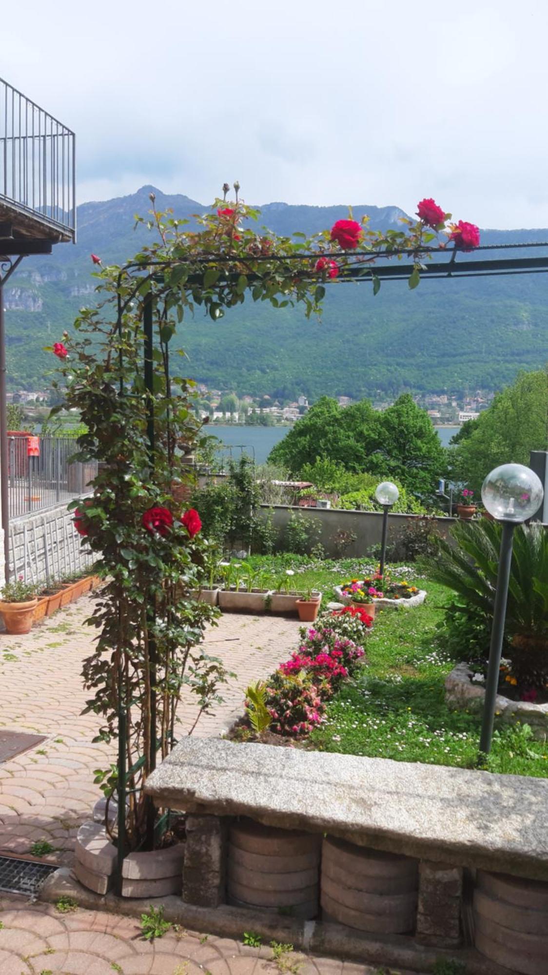 Le Rose Sul Lago Pescate Zewnętrze zdjęcie