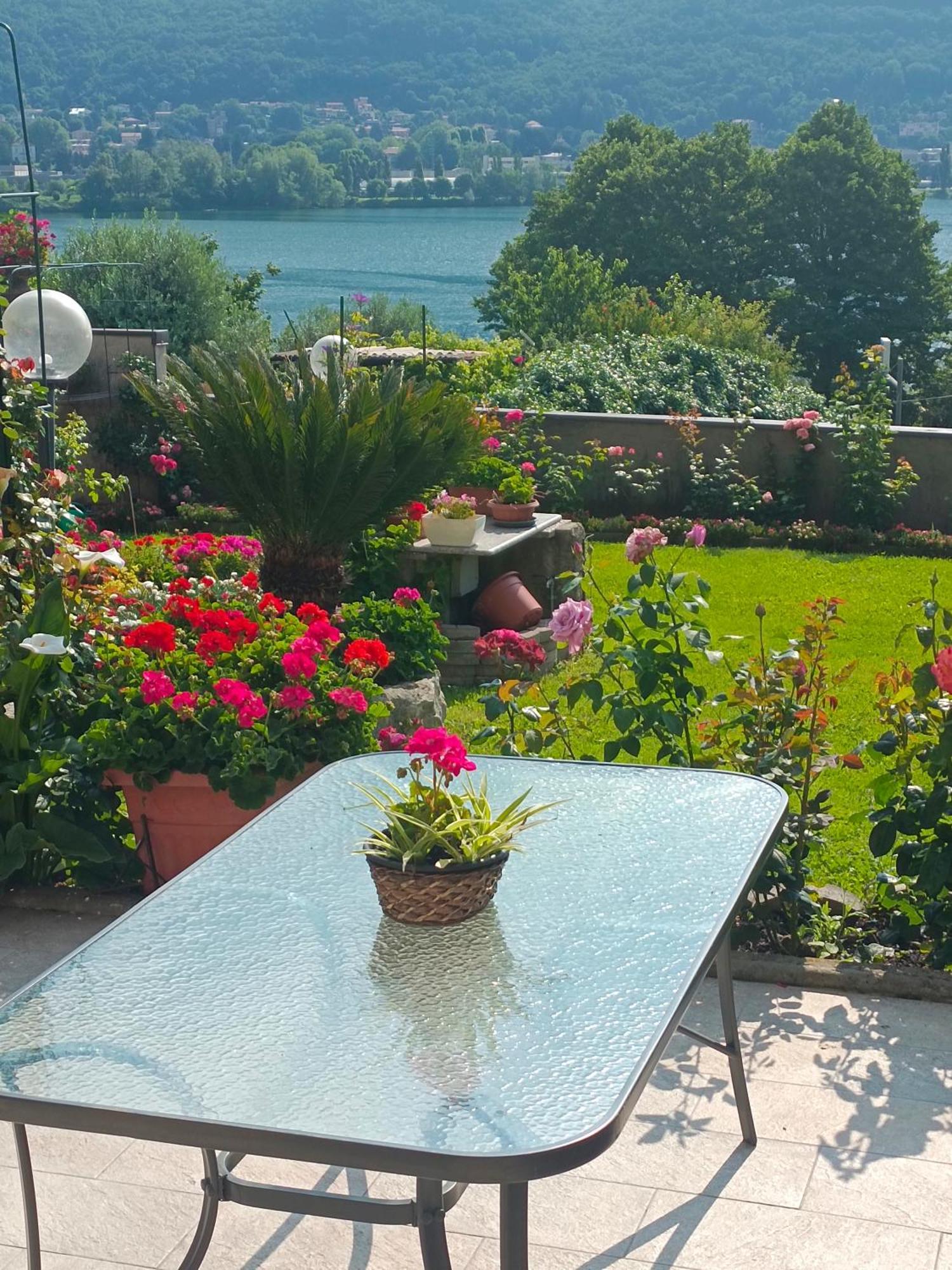 Le Rose Sul Lago Pescate Zewnętrze zdjęcie